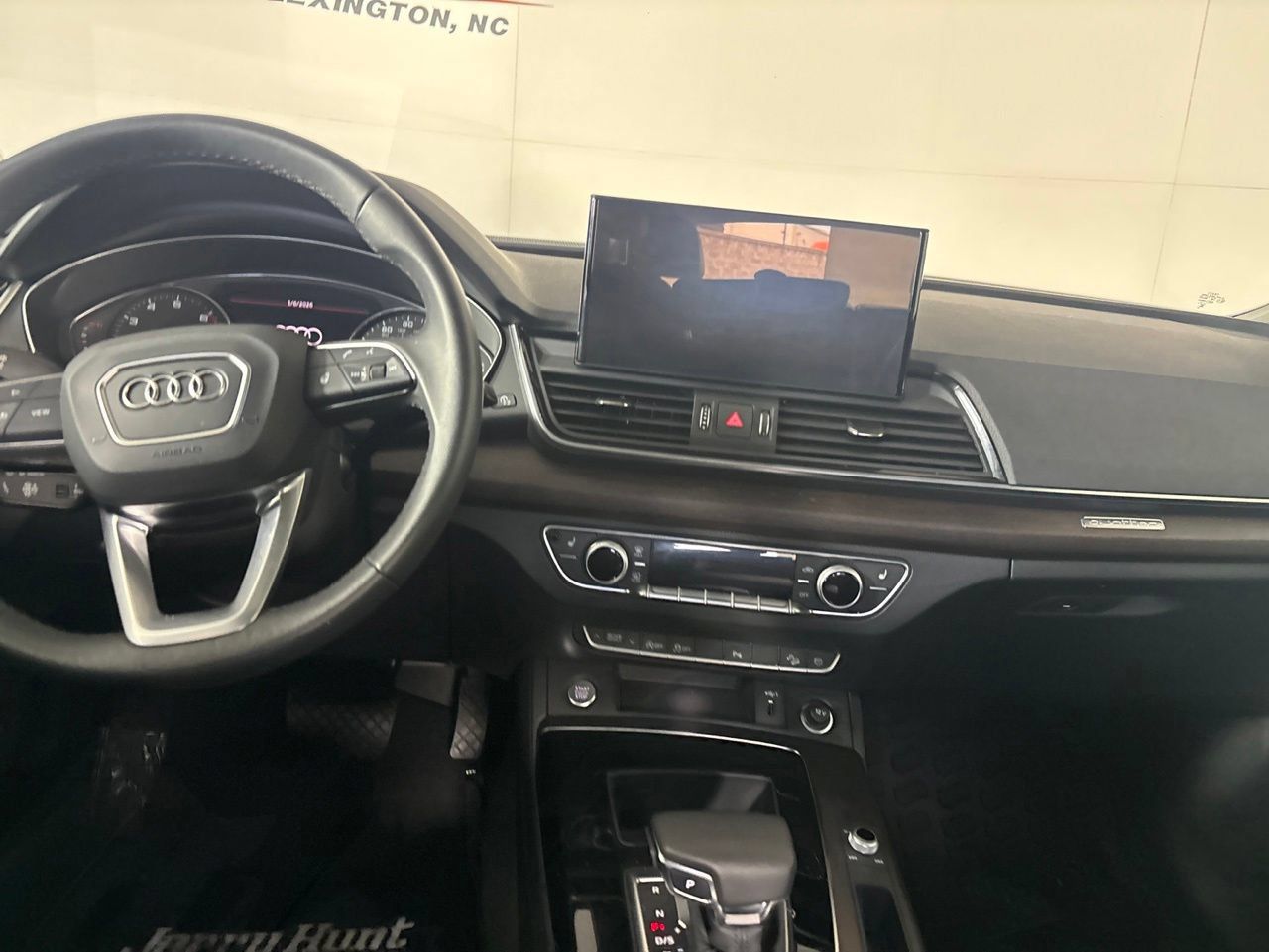 Used 2023 Audi Q5 2.0T Premium w/ Convenience Package AWD/4WD image 25