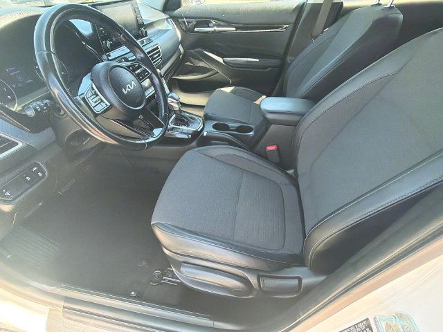 Used 2023 Kia Seltos S FWD image 9