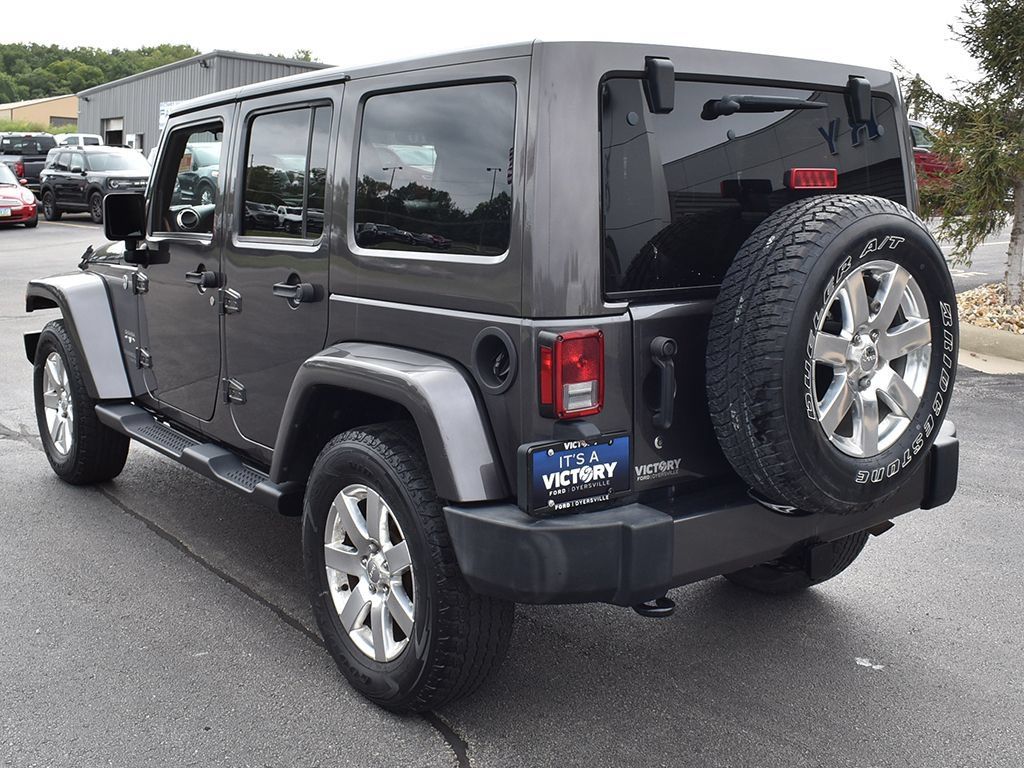 Used 2016 Jeep Wrangler Unlimited Sahara w/ Connectivity Group AWD/4WD image 3