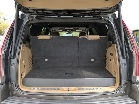 Used 2020 Cadillac Escalade Platinum AWD/4WD image 46