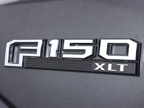 Used 2019 Ford F150 XLT w/ Equipment Group 302A Luxury AWD/4WD image 38