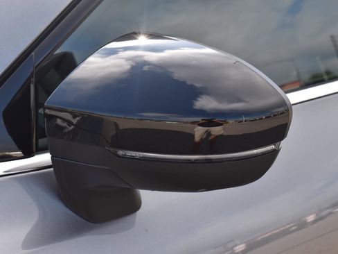 New 2026 Nissan Pathfinder SL FWD image 4