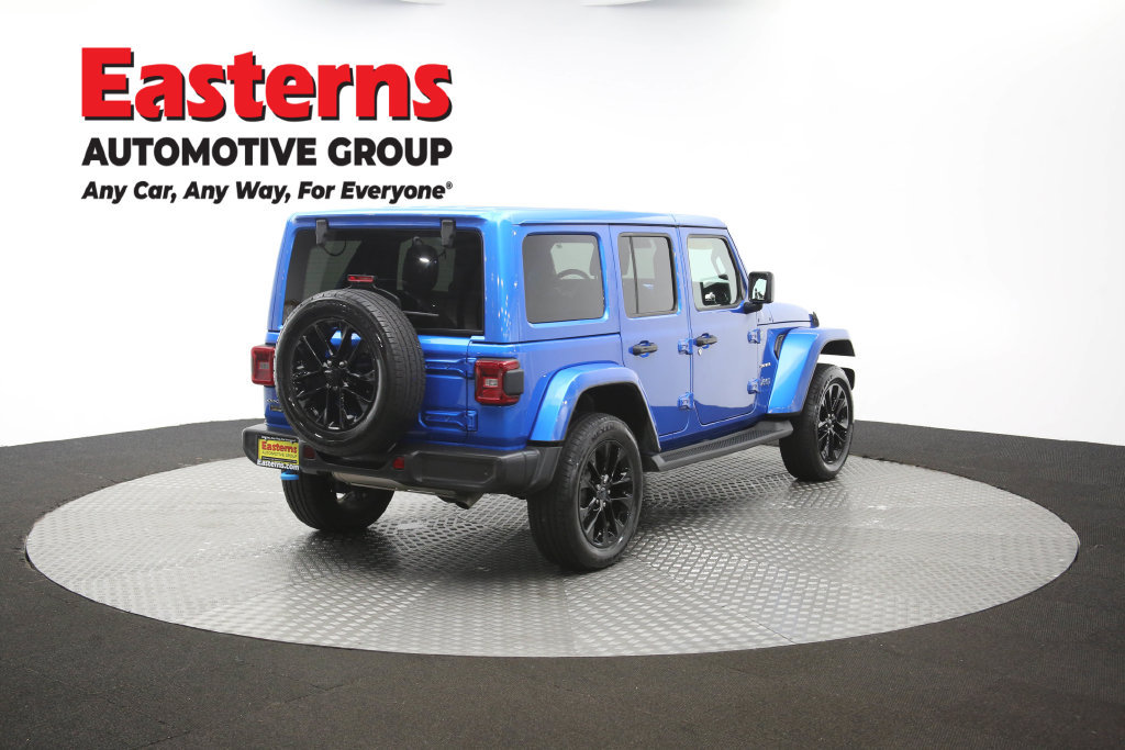 Used 2024 Jeep Wrangler Unlimited Sahara w/ Technology Group AWD/4WD image 43