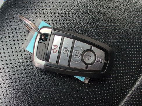 Used 2020 Ford Escape SEL image 30