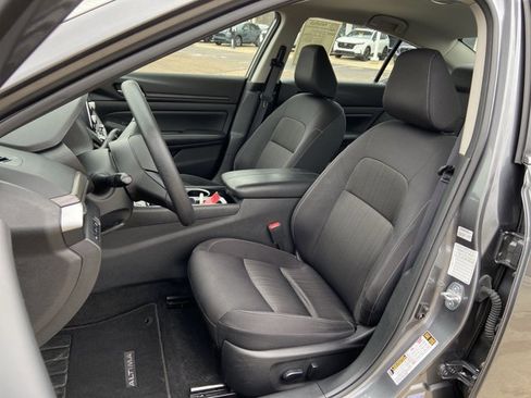 Used 2024 Nissan Altima 2.5 SV image 17