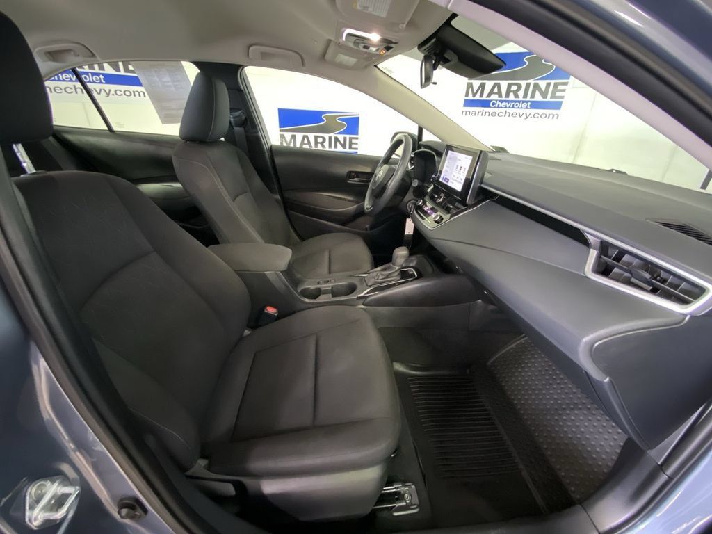 Used 2024 Toyota Corolla LE FWD image 31