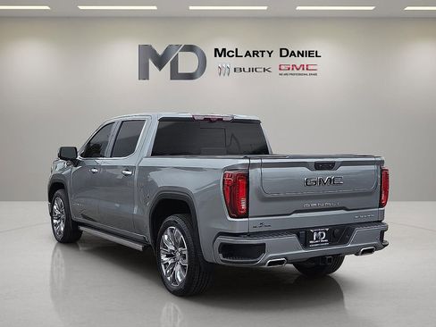 Certified 2023 GMC Sierra 1500 Denali w/ Denali Reserve Package AWD/4WD image 4