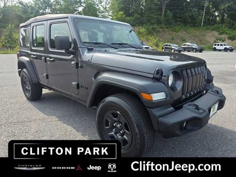 Used 2022 Jeep Wrangler Unlimited Sport AWD/4WD image 3