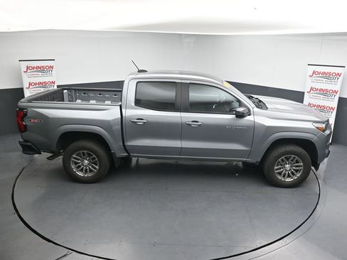 Used 2023 Chevrolet Colorado LT w/ LT Convenience Package II AWD/4WD image 31