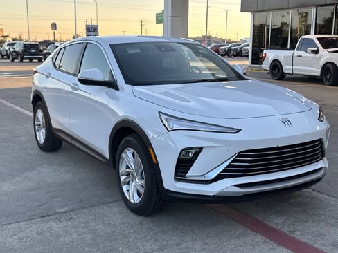 Used 2025 Buick Envista Preferred image 14