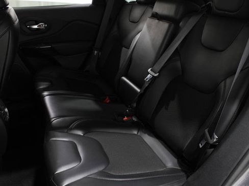 Used 2021 Jeep Cherokee Latitude Plus image 21