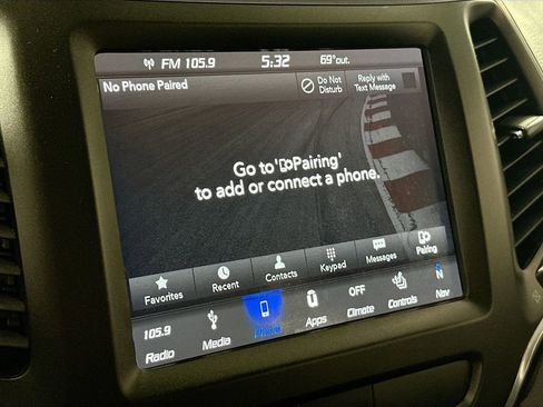 Used 2019 Jeep Cherokee Trailhawk w/ Cold Weather Group image 15