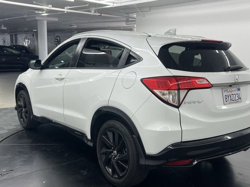 Used 2022 Honda HR-V Sport image 3