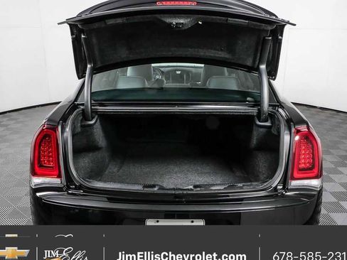 Used 2023 Chrysler 300 C image 32