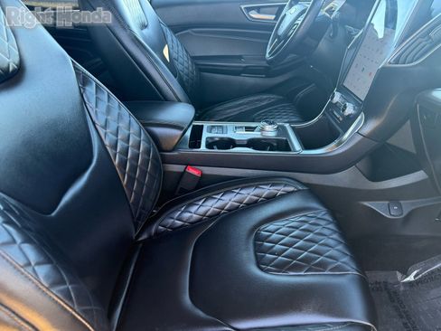 Used 2023 Ford Edge Titanium image 30