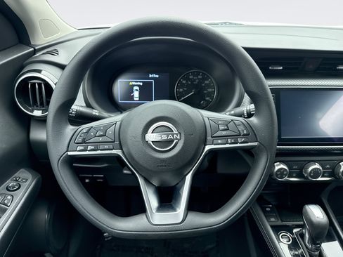 Used 2023 Nissan Kicks SV FWD image 12