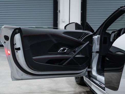 Used 2018 Audi R8 V10 plus AWD/4WD image 25