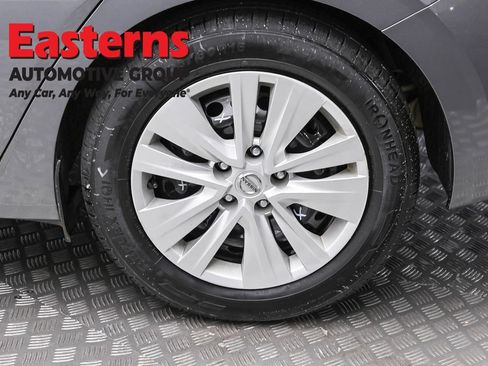 Used 2024 Nissan Sentra S FWD image 8