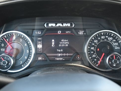 Used 2025 RAM 1500 Big Horn AWD/4WD image 9