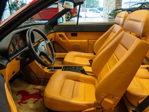 Used 1989 Ferrari Mondial T Cabriolet RWD image 10