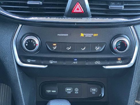 Used 2019 Hyundai Santa Fe SE image 16