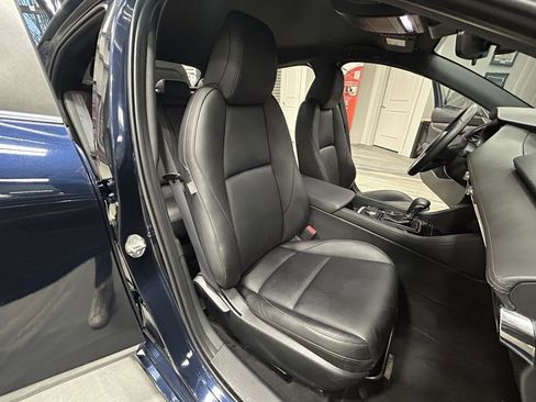 Used 2019 MAZDA MAZDA3 AWD Hatchback w/ Preferred Pkg image 5