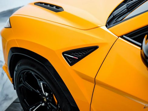 Used 2024 Lamborghini Urus S image 32