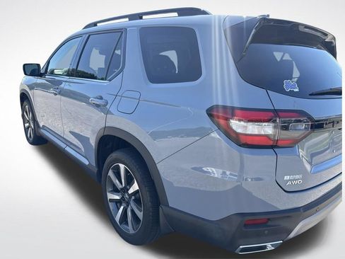 Used 2024 Honda Pilot Touring image 5