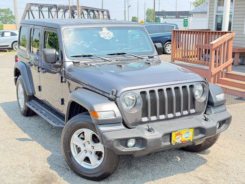 Used 2018 Jeep Wrangler Unlimited Sport S AWD/4WD image 2