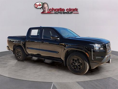 Used 2024 Nissan Frontier SV image 6