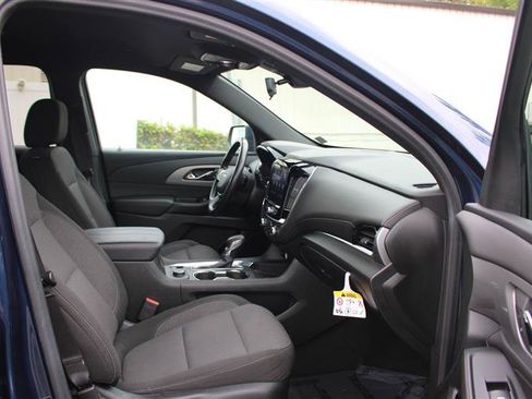 Used 2022 Chevrolet Traverse LT AWD/4WD image 11