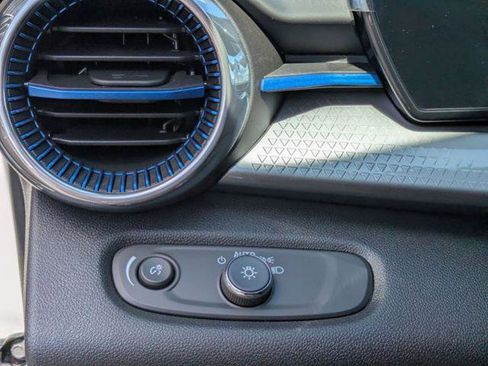 New 2026 Chevrolet Trax LT image 13