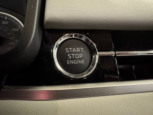 New 2026 Mitsubishi Outlander SE image 11