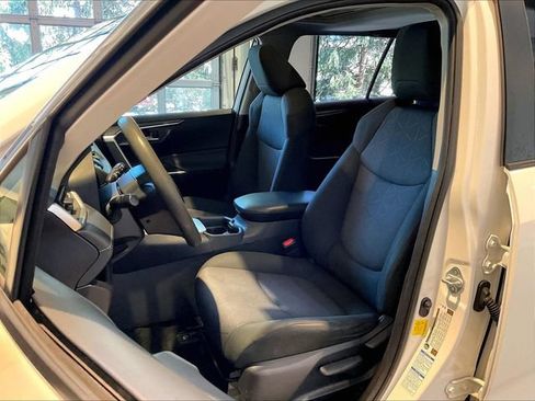Used 2019 Toyota RAV4 XLE w/ All Weather Liner Package AWD/4WD image 6