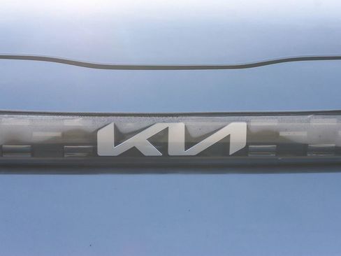 Used 2023 Kia Soul LX w/ LX Technology Package image 11