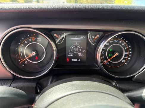 Used 2023 Jeep Gladiator Sport AWD/4WD image 14