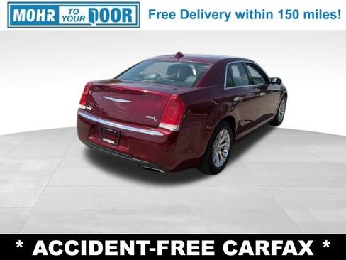 Used 2017 Chrysler 300 C RWD image 5
