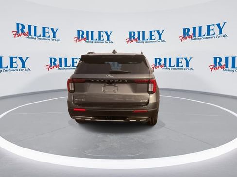 New 2026 Ford Explorer Active w/ Active Comfort Package image 7