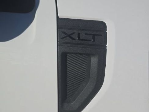Used 2025 Ford Maverick XLT w/ XLT Luxury Package AWD/4WD image 12
