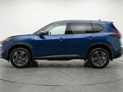 Used 2025 Nissan Rogue SV image 5