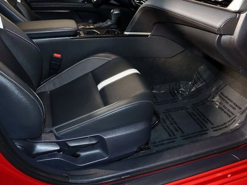 Used 2025 Toyota Camry SE image 31