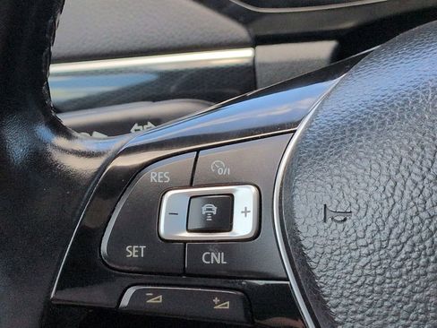 Used 2017 Volkswagen Jetta SEL FWD image 24