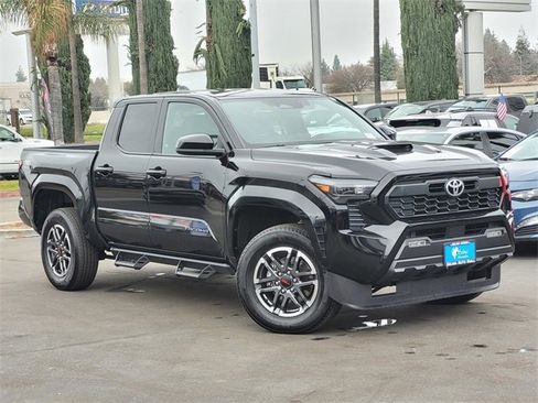 Used 2024 Toyota Tacoma TRD Sport image 2
