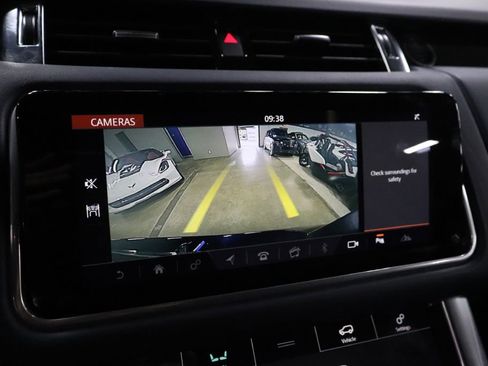 Used 2022 Land Rover Range Rover Sport HSE Dynamic image 36