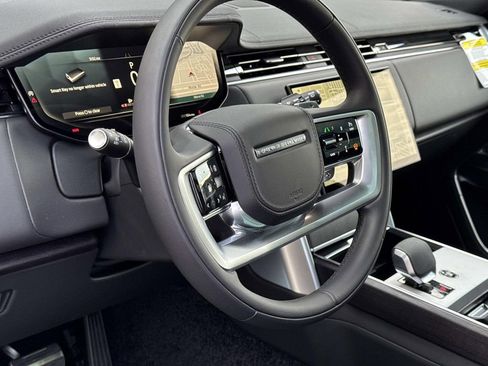 New 2026 Land Rover Range Rover Long Wheelbase SE AWD/4WD image 23