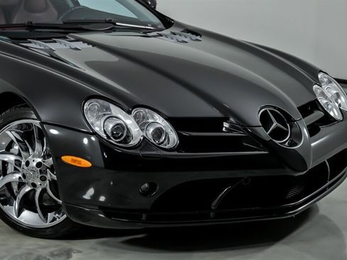 Used 2005 Mercedes-Benz SLR image 3