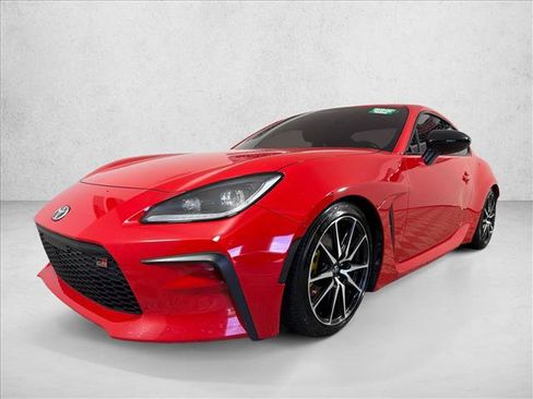 Used 2023 Toyota GR86 RWD image 7