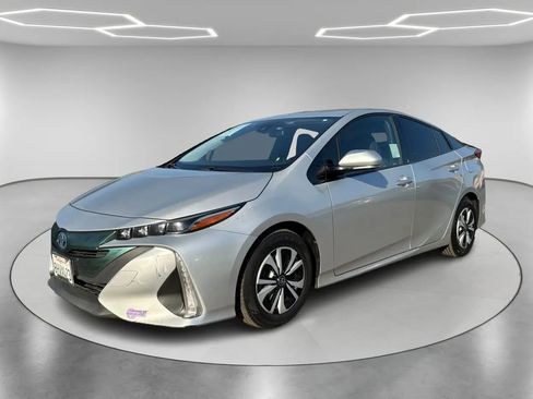 Used 2019 Toyota Prius Prime Premium w/ Preferred Accessory Package image 1