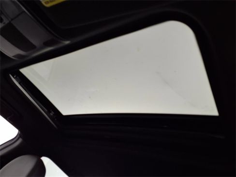 Used 2022 Mitsubishi Outlander LE image 16