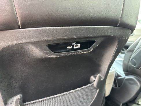 Used 2023 Chrysler Pacifica Touring-L FWD image 15